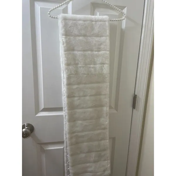 Kate Spade White Long Stole Fur Wrap - Image 5