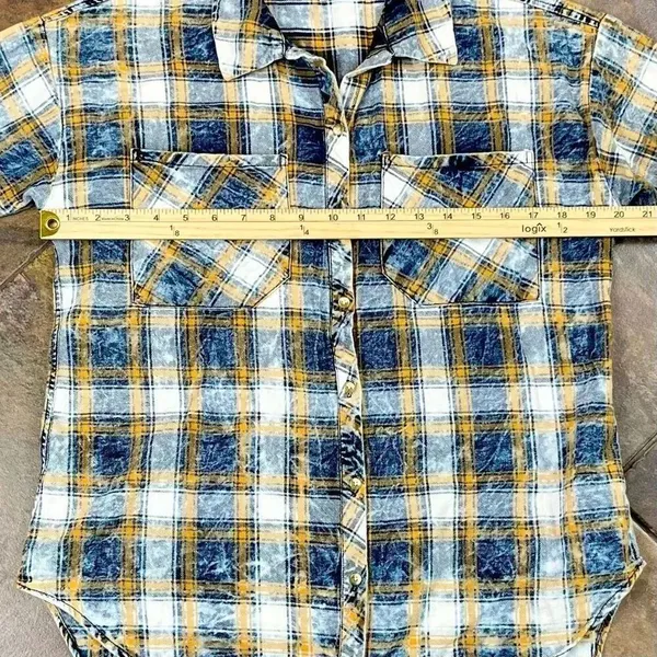 Love Fire Women Long Sleeve Acid Washed Plaid Button Up Small - Image 4