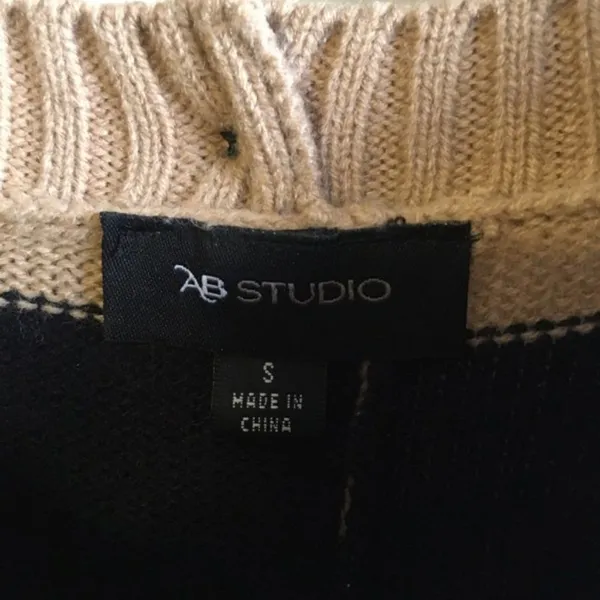 ‎AB studio small sweater - Image 3
