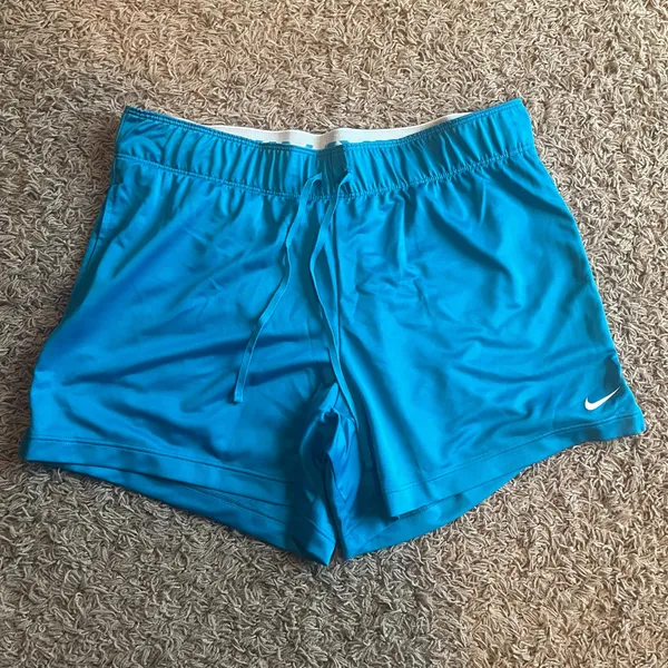 NWT! Nike Women's Dri-Fit Attack Training Shorts Blue Size Medium - Image 6