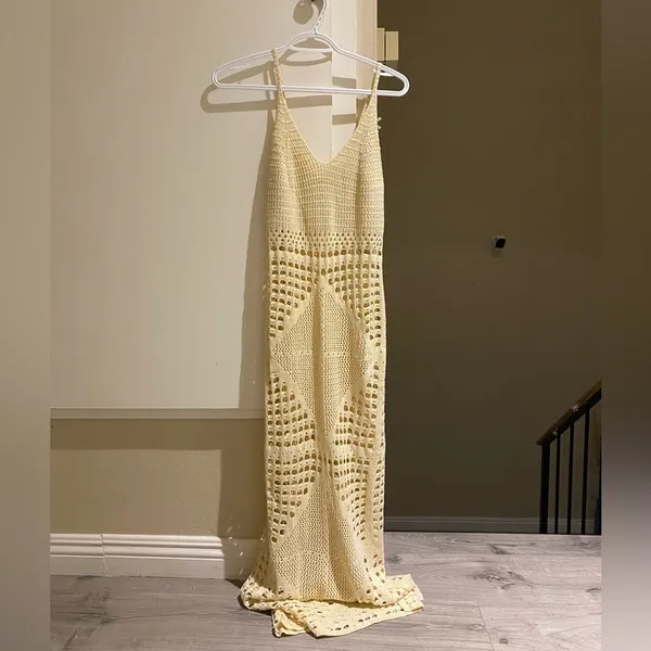 Elegant Cream Crochet maxi Dress - Image 2