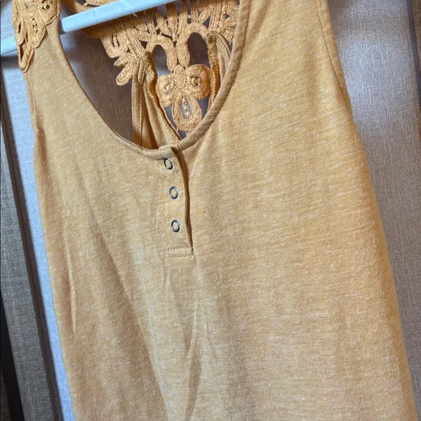 FINAL MARKDOWN Wallflower Mustard Lace Back Tank Top small - Image 2