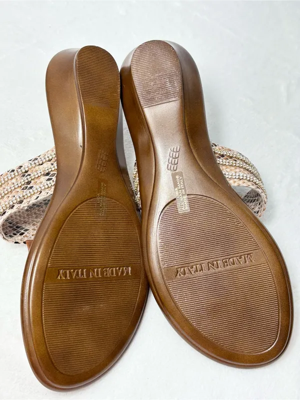 Toscanella‎ Women's Tan Beaded Thong Sandals size 8.5 - Image 10