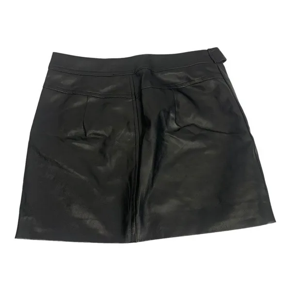 Forever 21 Women's Faux Black Leather Mini Skirt Size Small - Image 5