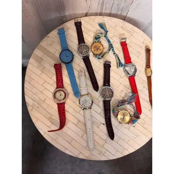 Mixed Fashion Watch Lot Women’s Quartz Watches Assorted Colors Bracelet & Strap - Image 2