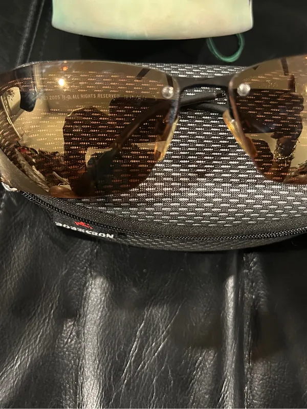 Harley-Davidson Women's Shield Sunglasses with Brown Lenses - Image 8