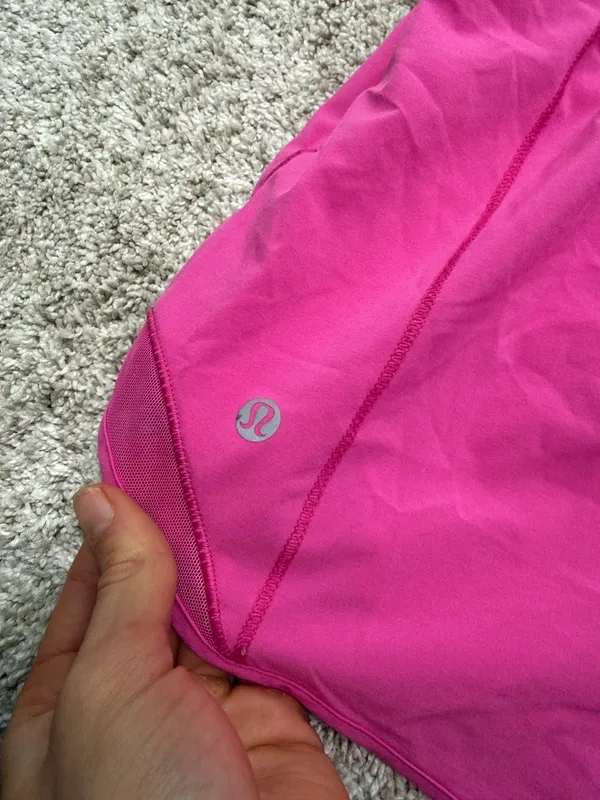 Lululemon Shorts Hotty Hot 4" - Image 3