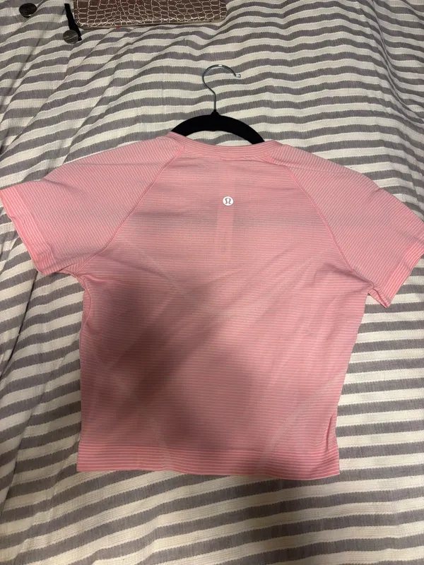 Lululemon Swiftly Tech Short Sleeve Cropped Shirt 2.0 - Image 3