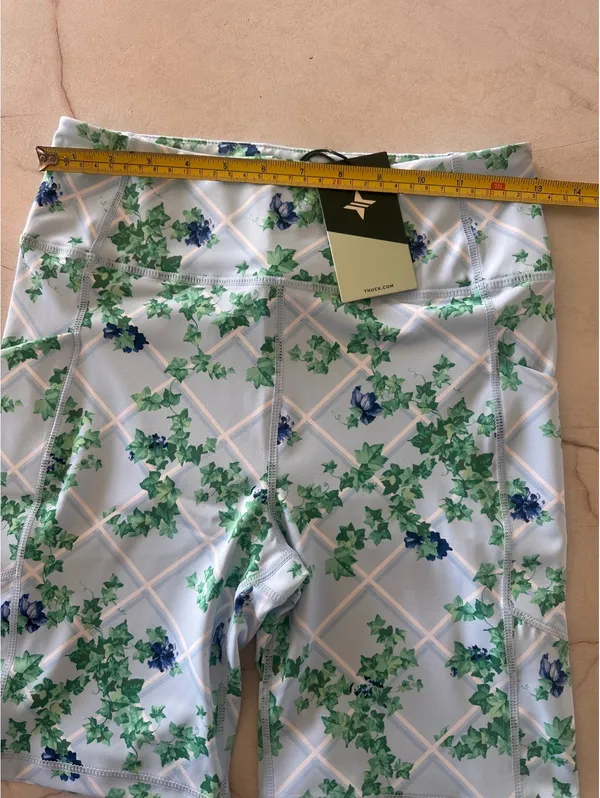NWT Tuckernuck Light Blue Trellis Compression Biker Shorts 7.5” Women’s Small - Image 10