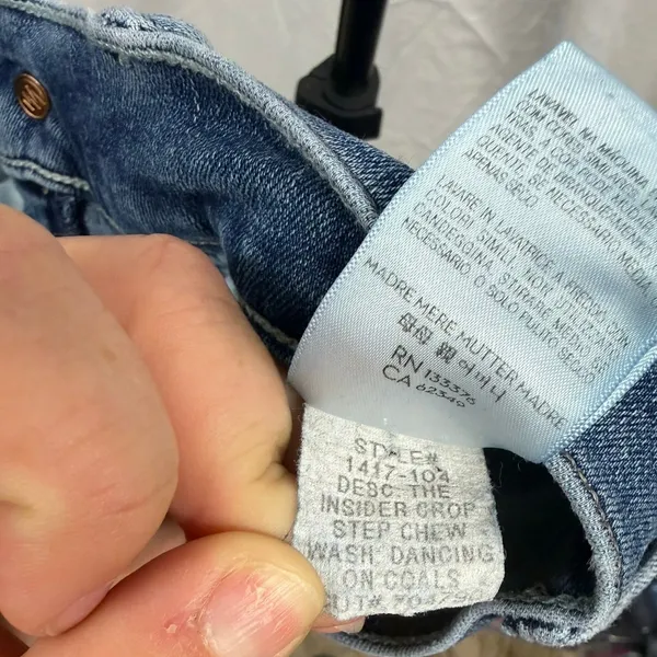 MOTHER $248 The Insider Crop Step Chew‎ Jeans in Dancing on Coals Sz 24 - Image 9