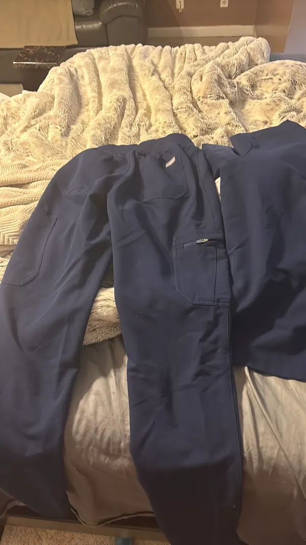 figs navy blue scrub set - Image 4