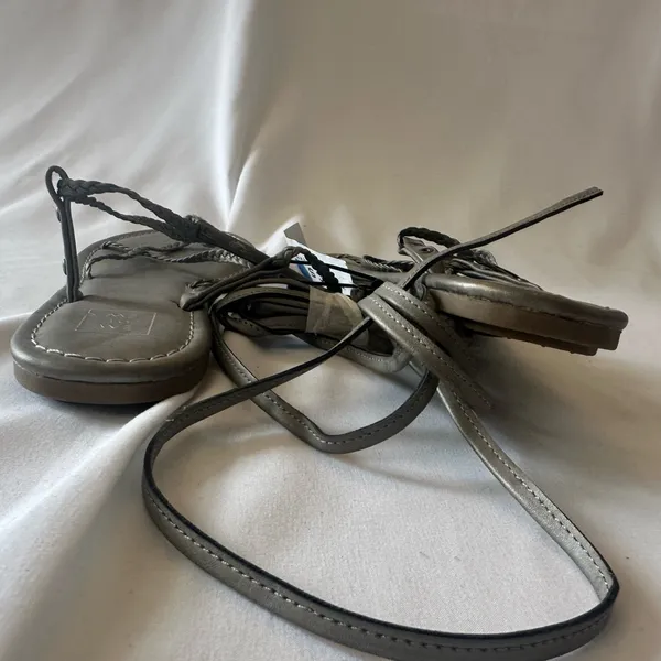 Metallic Silver Lace-Up Sandals ME TO WE Strappy/gladiator/flat/Thong/New/size 7 - Image 4