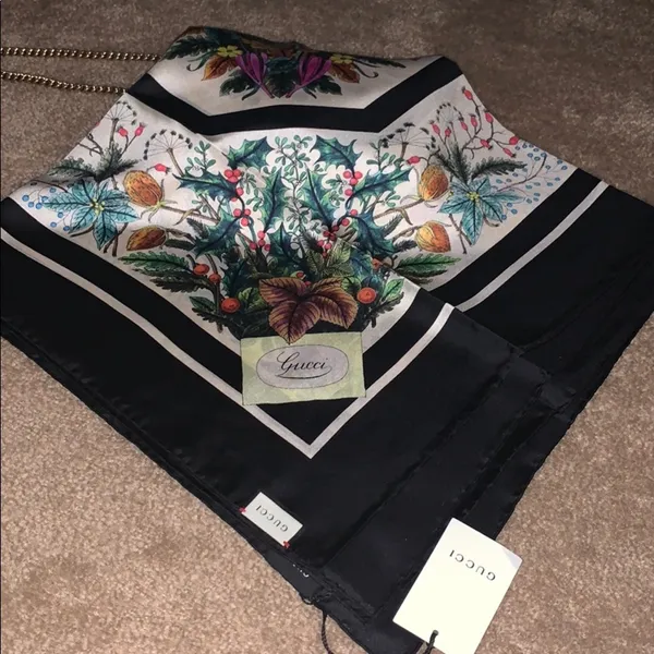 NWT Gucci Silk Scarf with Floral Print - Image 13
