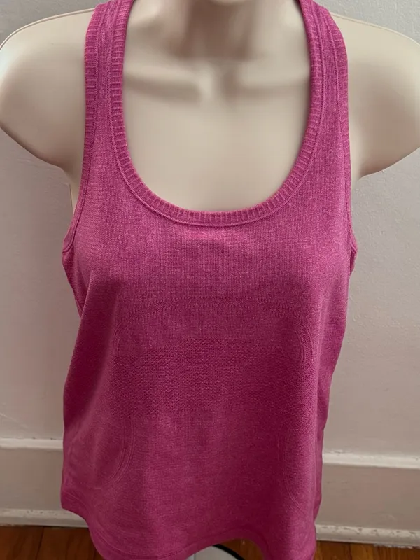 Lululemon Swiftly Tech Raceback Pink Performance Tank Top, size 4 athletic gym - Image 5