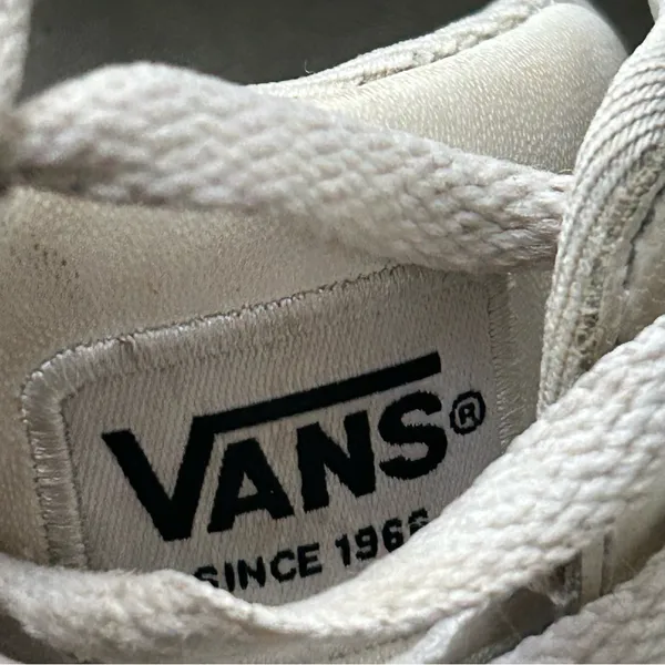 Vans Women's White Sneakers 6.5 - Image 8