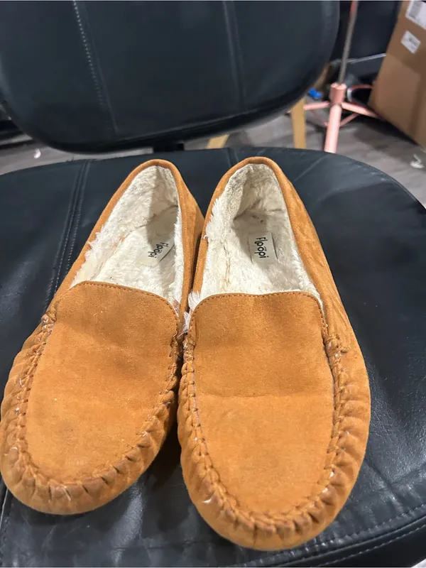 Plush-Lined Casual Moccasin Slippers in Camel Tan - Image 3
