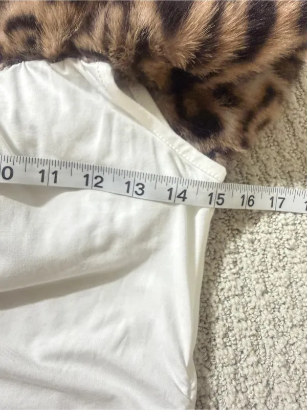 ROMWE White Off-Shoulder Cami with Leopard Fur Trim - Image 5