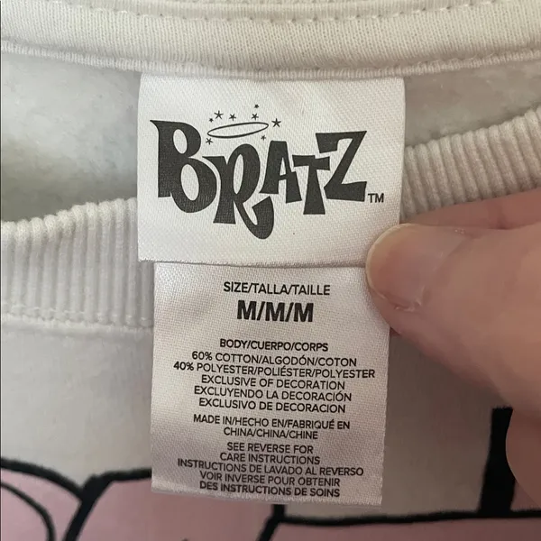 Bratz Legends Graffiti Sweatshirt Y2K Medium Nostalgia White - Image 3