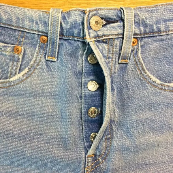 Levi’s 501 Jean shorts 26 button-fly medium wash distressed - Image 5