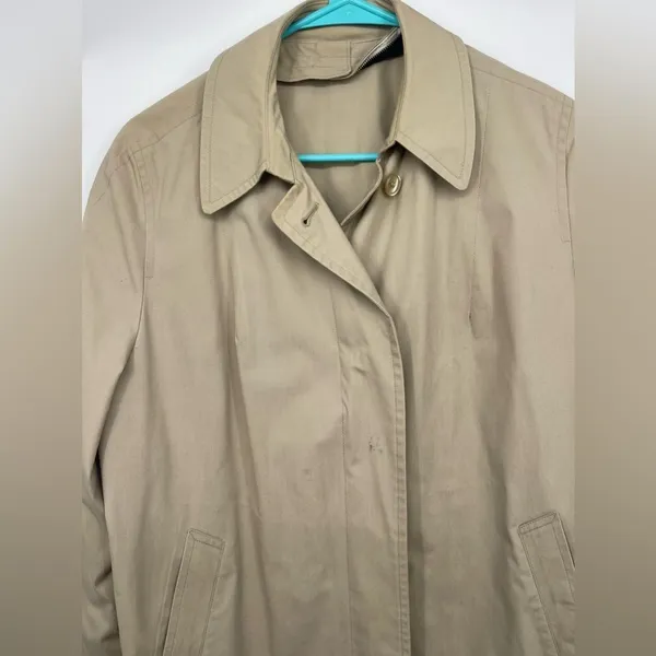 London fog trench coat size 12P tan with minor flaw small mark on‎ front - Image 4