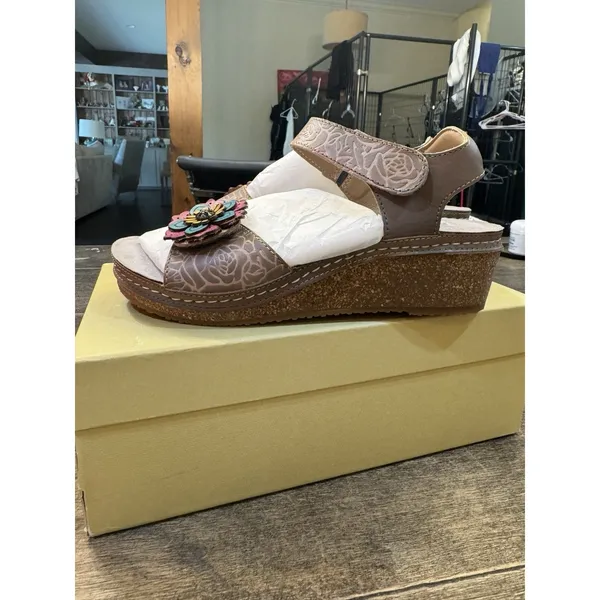 L'Artiste "Cuteness" leather wedge sandals gray multi Size 38 US 7.5‎ - Image 3