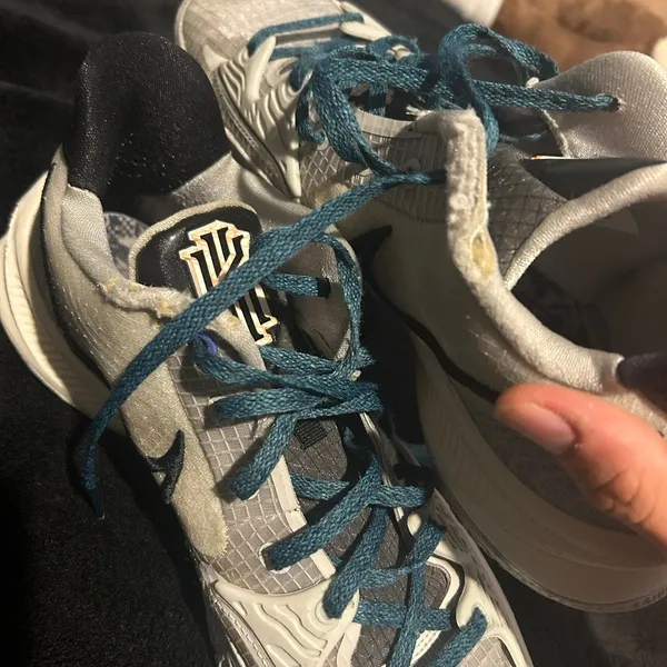 Kyrie Low 4 Basketball Shoes Gray Blue Size 10 Used Clean Bottoms With Box - Image 7