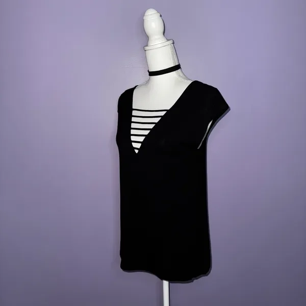 NEW American Eagle Black Strappy V-Neck Top - Image 5