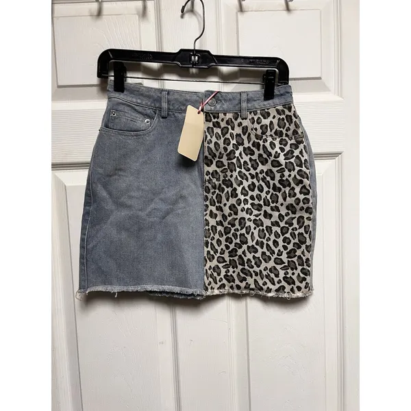 Entro Blue Denim Leopard Print Colorblock Mini Skirt Raw‎ Hem Small NWT - Image 3