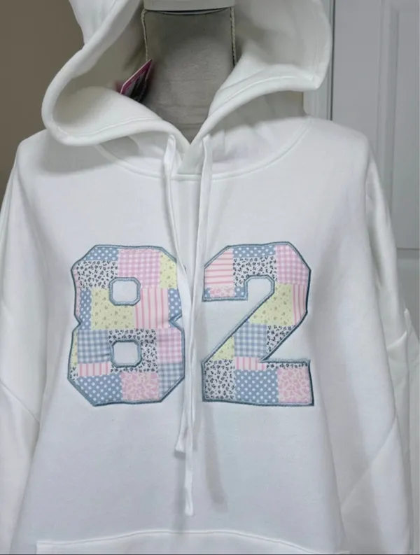 New Edikted women’s oversized 82 Print Applique Pullover Hoodie size XL - Image 2
