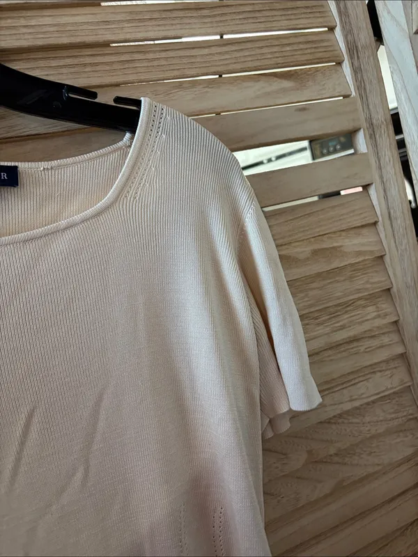 Ann Taylor Cream Short Sleeve Silk Knit Top Medium - Image 3