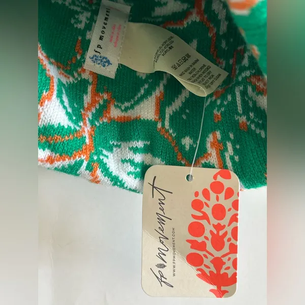 FREE PEOPLE Jumping Jacquard Beanie - Green Floral nwt - Image 2