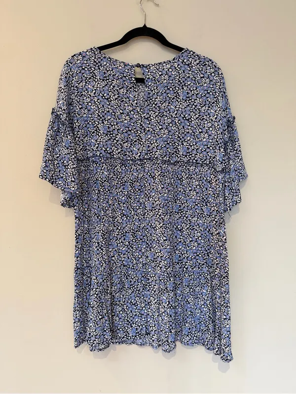 Miami by Francesca’s Blue Floral Flowy Mini Dress - Image 2