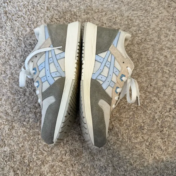 ASICS Lyte Classic Women’s Sneakers in Cream/Soft Sky Blue Color Size 6 - Image 4