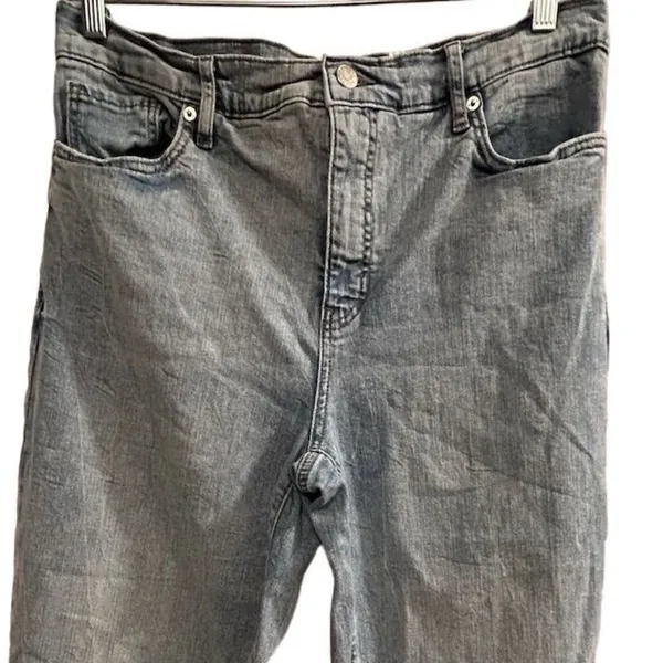 Banana Republic Women's High-Rise Straight Jeans Size 12 Blue‎ Light Wash - Image 3