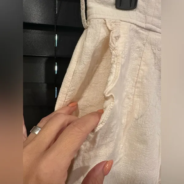 EUC VINTAGE CREAM high waist shorts side pockets - Image 2