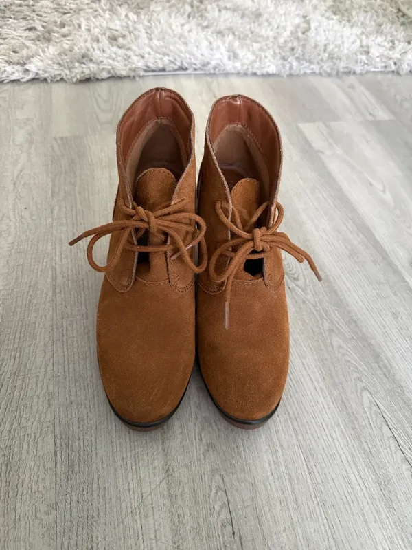 Sonoma Life+Style Suede Lace-Up Wedge Ankle Booties in Brown “Chestnut” Size 8.5 - Image 2