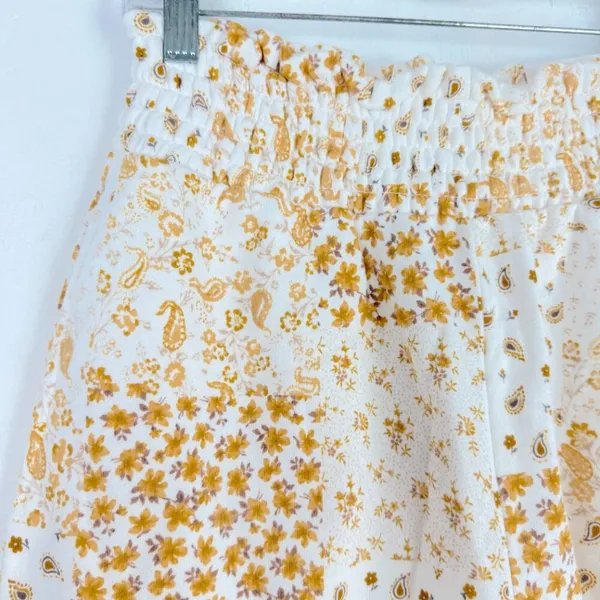 American Eagle NWT Super High Rise Paisley Patchwork Shortie Sweatshorts Medium - Image 2