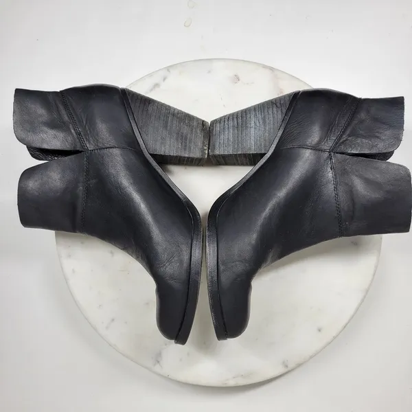 Vince‎ Camuto Helyn Ankle Boots Womens 8.5 Black Soft Leather Pull On Block Heel - Image 5