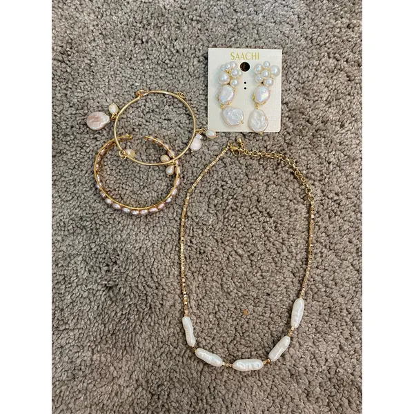 Saachi Gold Tone Irregular Pearl Necklace Bracelet Drop Earrings Set - Image 5