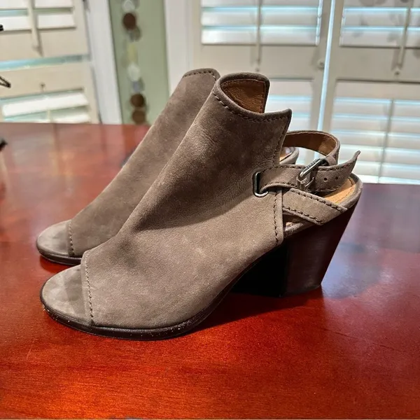 Frye Dani Shield Sling Peep‑Toe Suede Sandals – Size 8 - Image 4