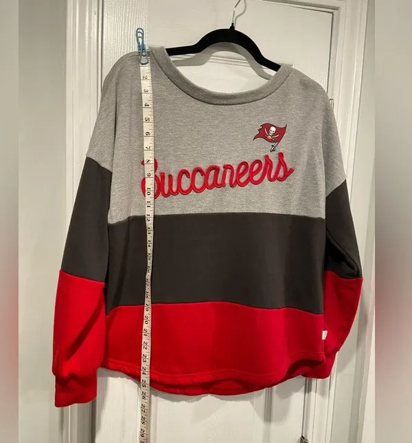 Tampa Bay Buccaneers Size M Touch Outfield Deep V-Back Tie Pullover Sweatshirt - Image 8