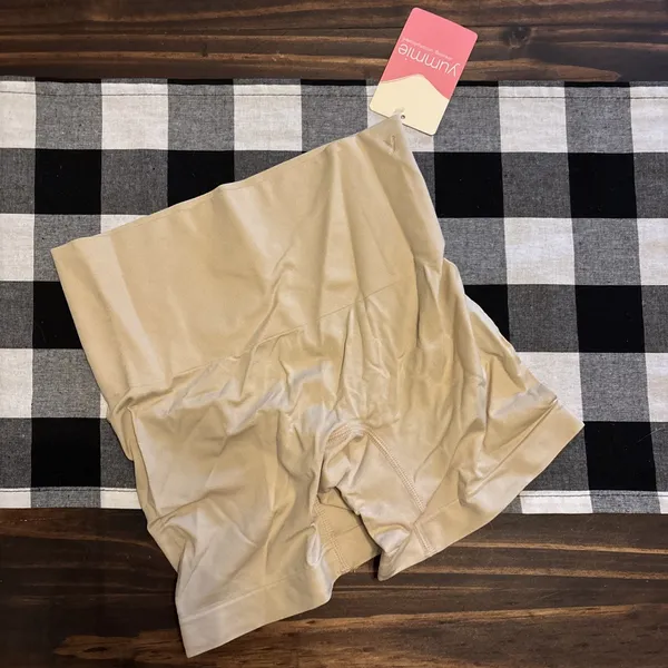 Yummie Shorts Womens M/L Medium Large Beige Frap Shortie Shapewear - Image 3