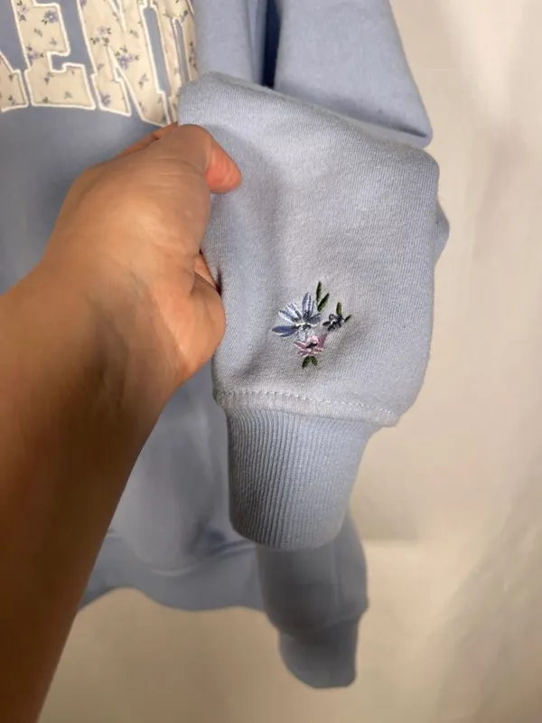 Better Together Womens Boutique Weekend Floral Hoodie Sweatshirt Medium - Image 5