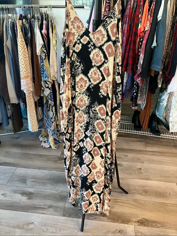 lovestitch Black and pink Printed Boho Maxi Slip Dress - Image 3