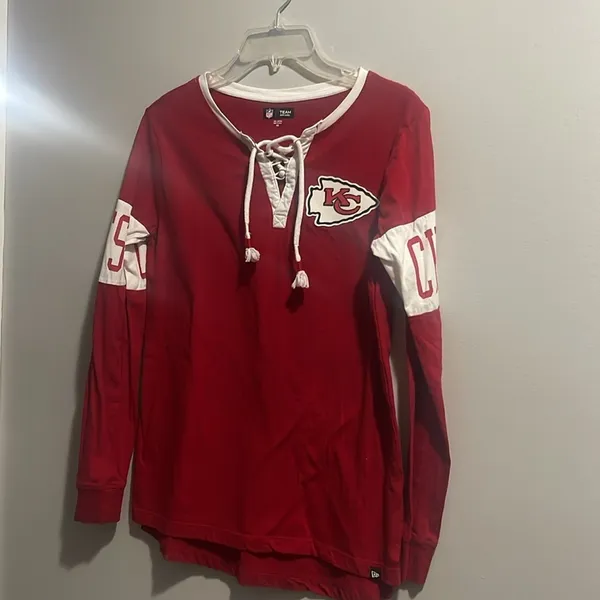 Chiefs long sleeve Vneck tie front shirt - Image 8