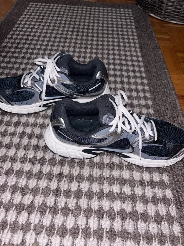 Women’s Nike Sneakers - Image 3