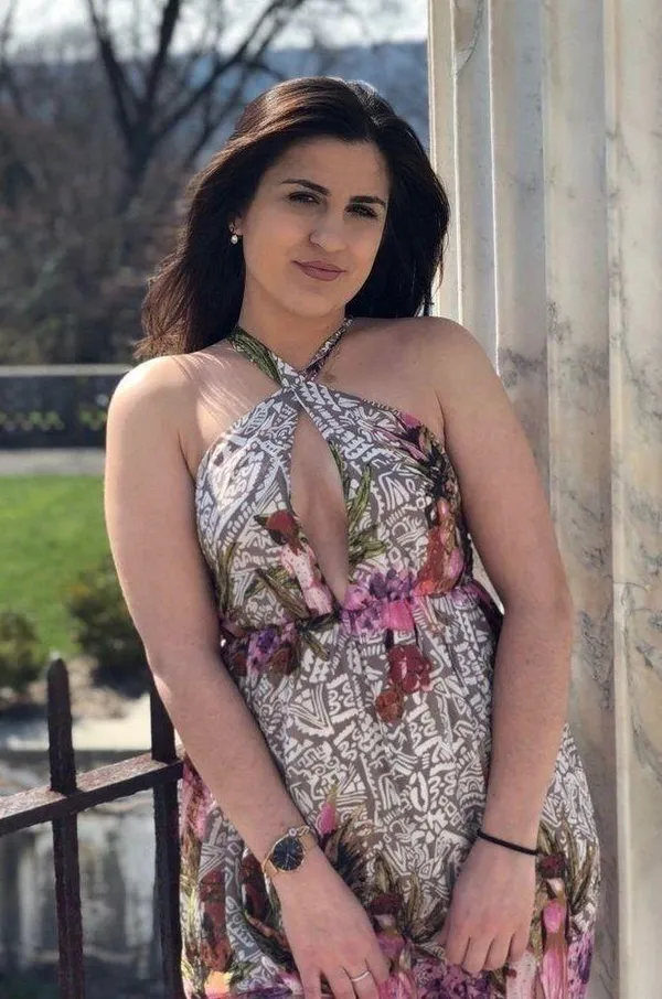 STUNNING Open-Back Floral Maxi Dress - Image 2