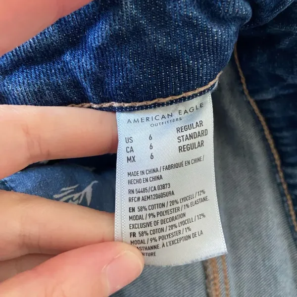 EUC | American Eagle stretch women’s medium wash ripped jeans — size‎ 6 - Image 7