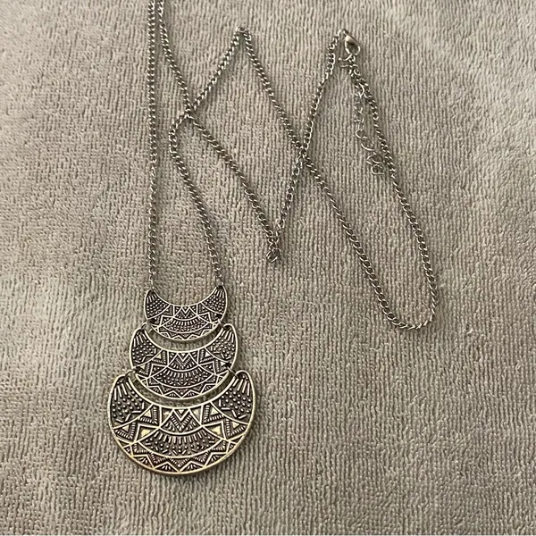 30” 32” Necklace 3 Pc Articulated Tribal Print Silver Chain Pendant 2.5”H x 2”W - Image 3