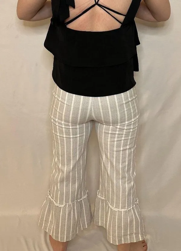 Gray Striped Ruffle Cropped Bell Bottom Linen Pants - XS - Image 6